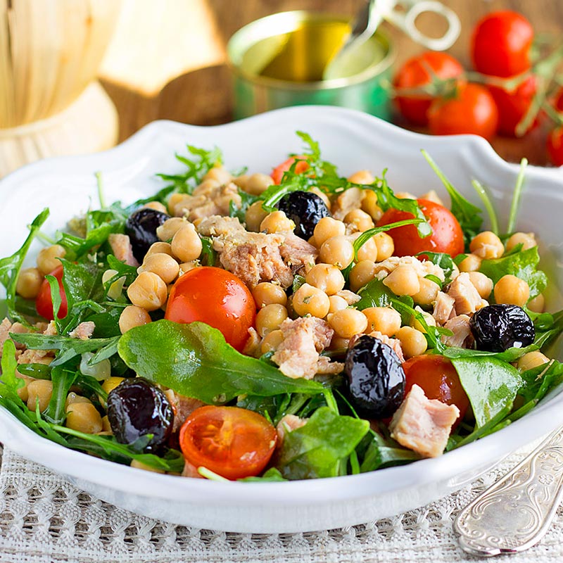 Insalata di ceci, rucola e tonno